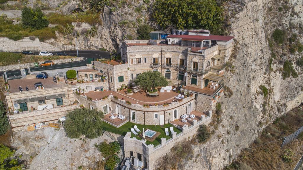 Sparviero Luxury Suites Taormina Exterior photo