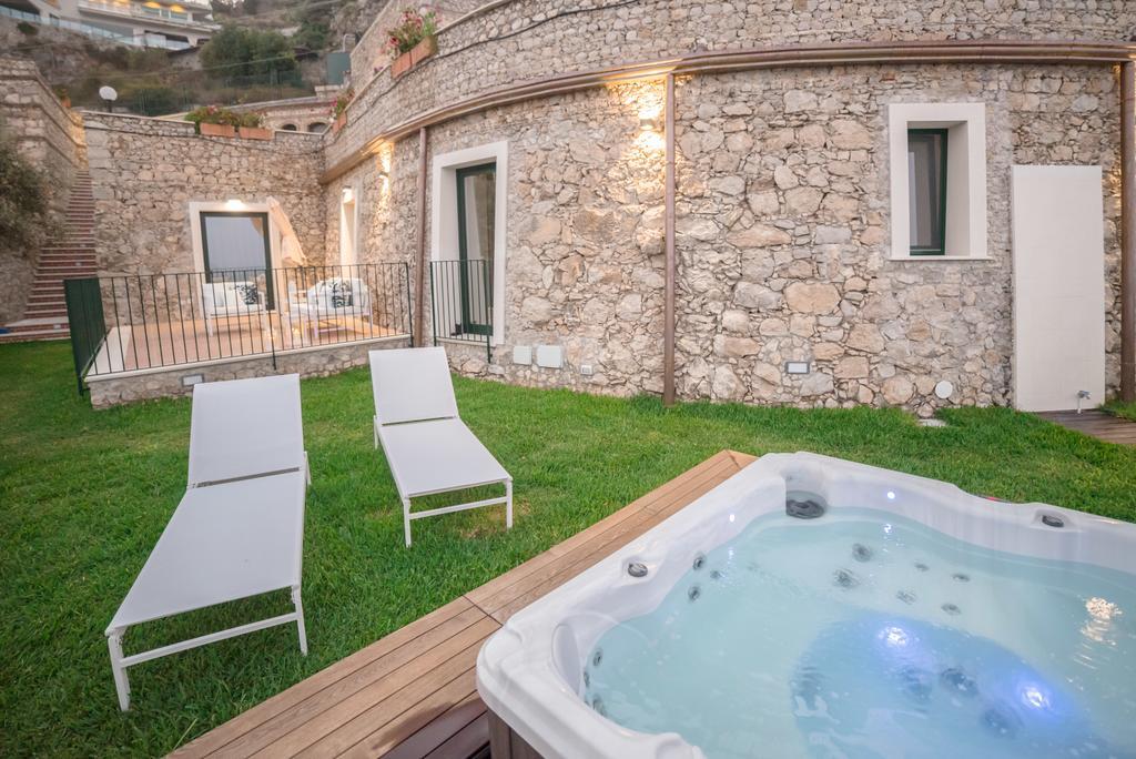 Sparviero Luxury Suites Taormina Exterior photo