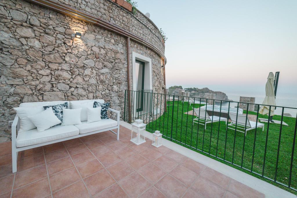 Sparviero Luxury Suites Taormina Exterior photo